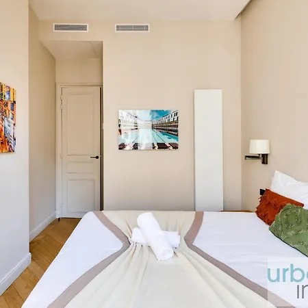 141 - Beautiful Flat Triangle D Or Champs Elysees * パリ