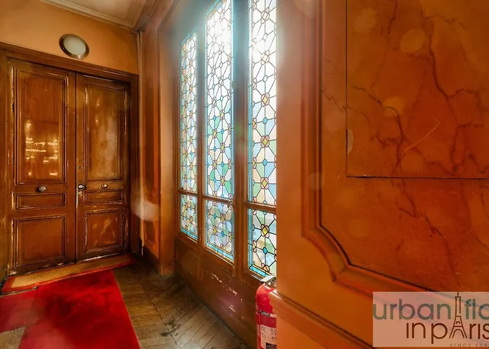 141 - Beautiful Flat Triangle D Or Champs Elysees شقة باريس