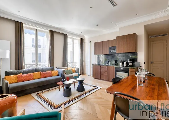 141 - Beautiful Flat Triangle D Or Champs Elysees * Париж