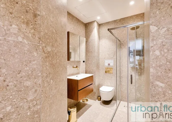 141 - Beautiful Flat Triangle D Or Champs Elysees * Париж