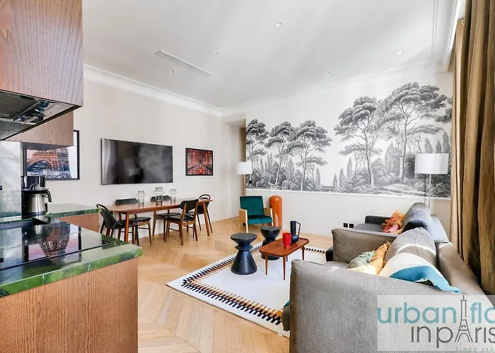 141 - Beautiful Flat Triangle D Or Champs Elysees باريس