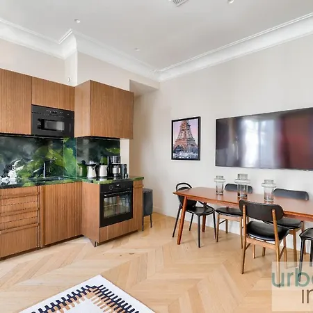 141 - Beautiful Flat Triangle D Or Champs Elysees Paris