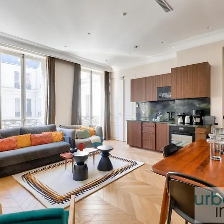 141 - Beautiful Flat Triangle D Or Champs Elysees * Paris