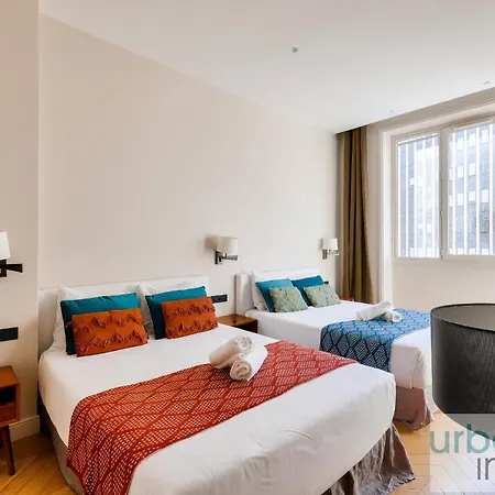 141 - Beautiful Flat Triangle D Or Champs Elysees *