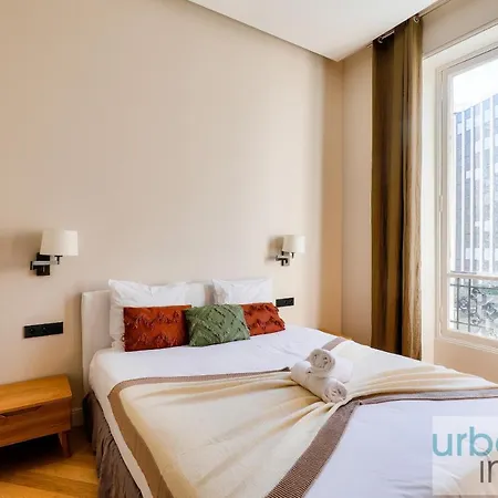 Daire 141 - Beautiful Flat Triangle D Or Champs Elysees