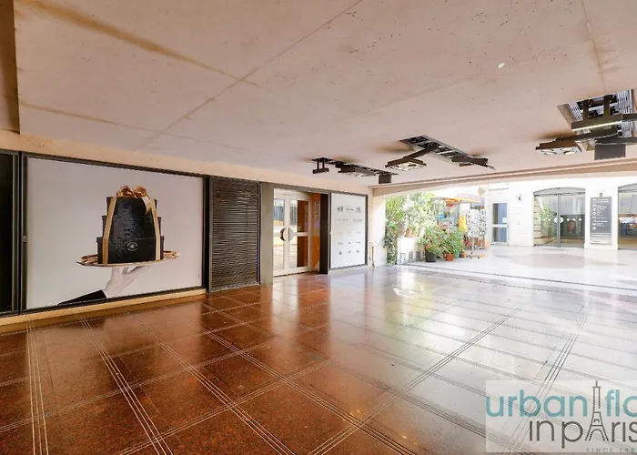 141 - Beautiful Flat Triangle D Or Champs Elysees Lejlighed Paris